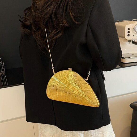 Versatile Women’s Evening Bag - Fashionable Clutch with Secure Push Lock - Picture 4 of 9